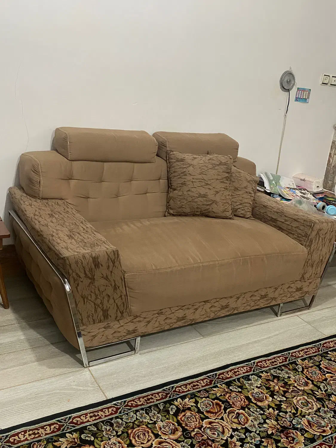 مبل راحتی چستر|مبلمان خانگی و میز عسلی|قم, مهر آباد|دیوار