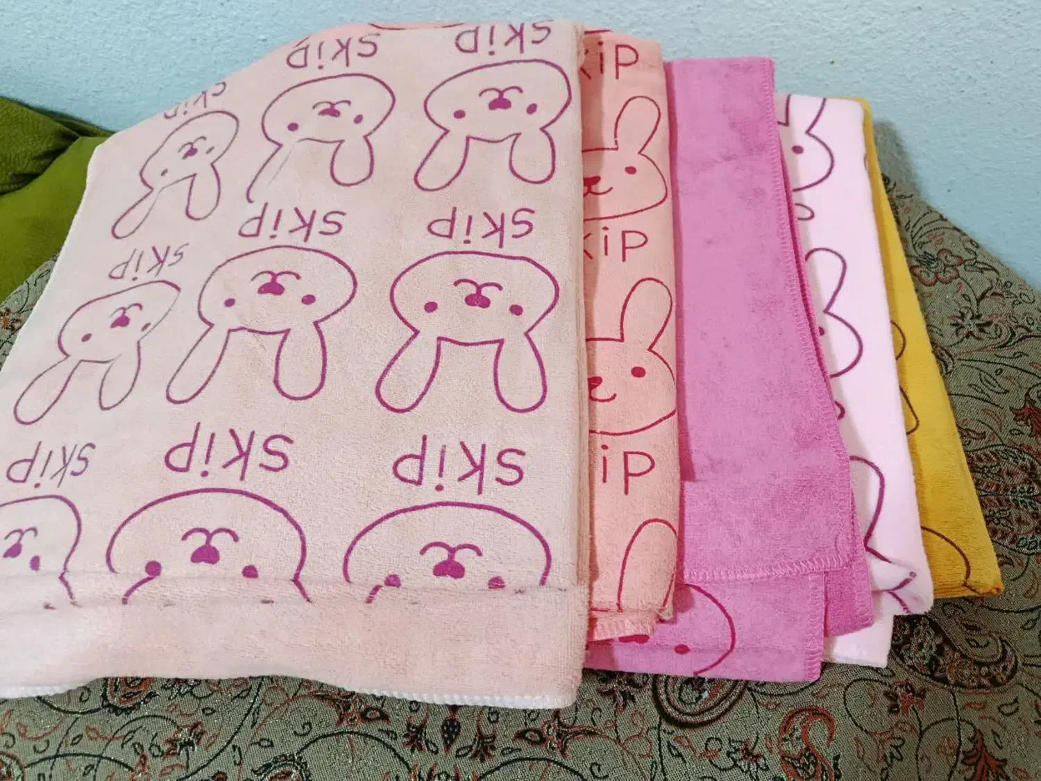 حوله و کلاه حمام|سفره، حوله، دستمال آشپزخانه|سمنان, |دیوار