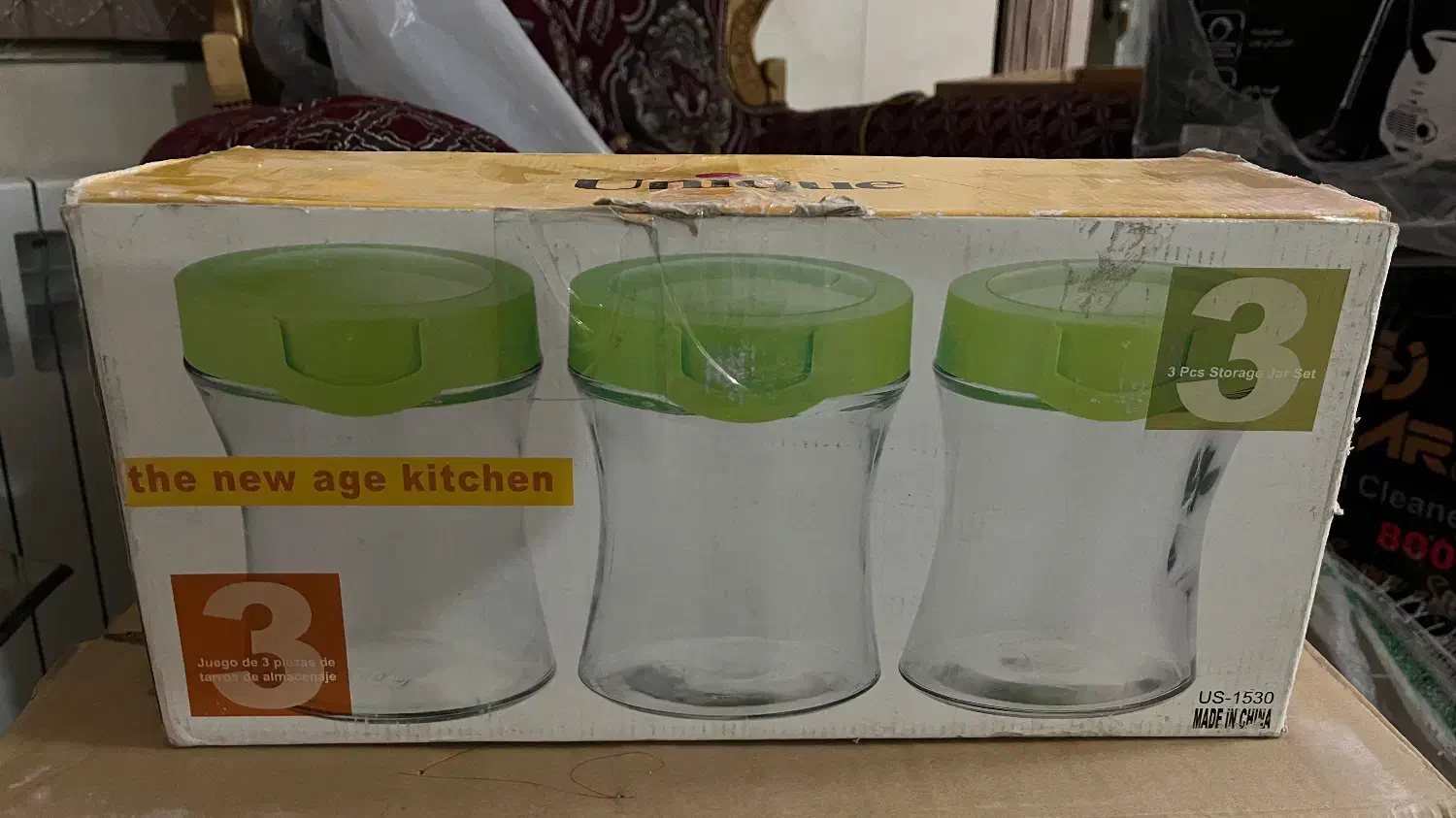 ظروف پلاستیکی نو داخل کارتن|آبچکان و نظمدهنده ظروف|یزد, |دیوار