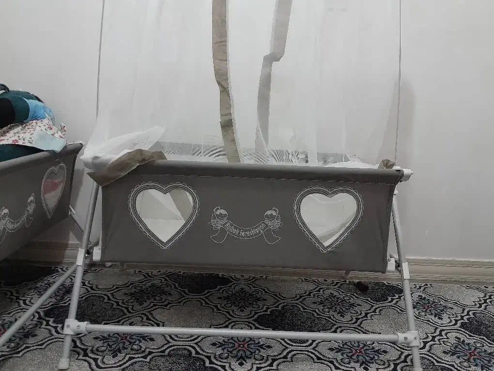 تخت تاشو نوزادی|تخت و سرویس خواب|چهاردانگه (تهران), |دیوار