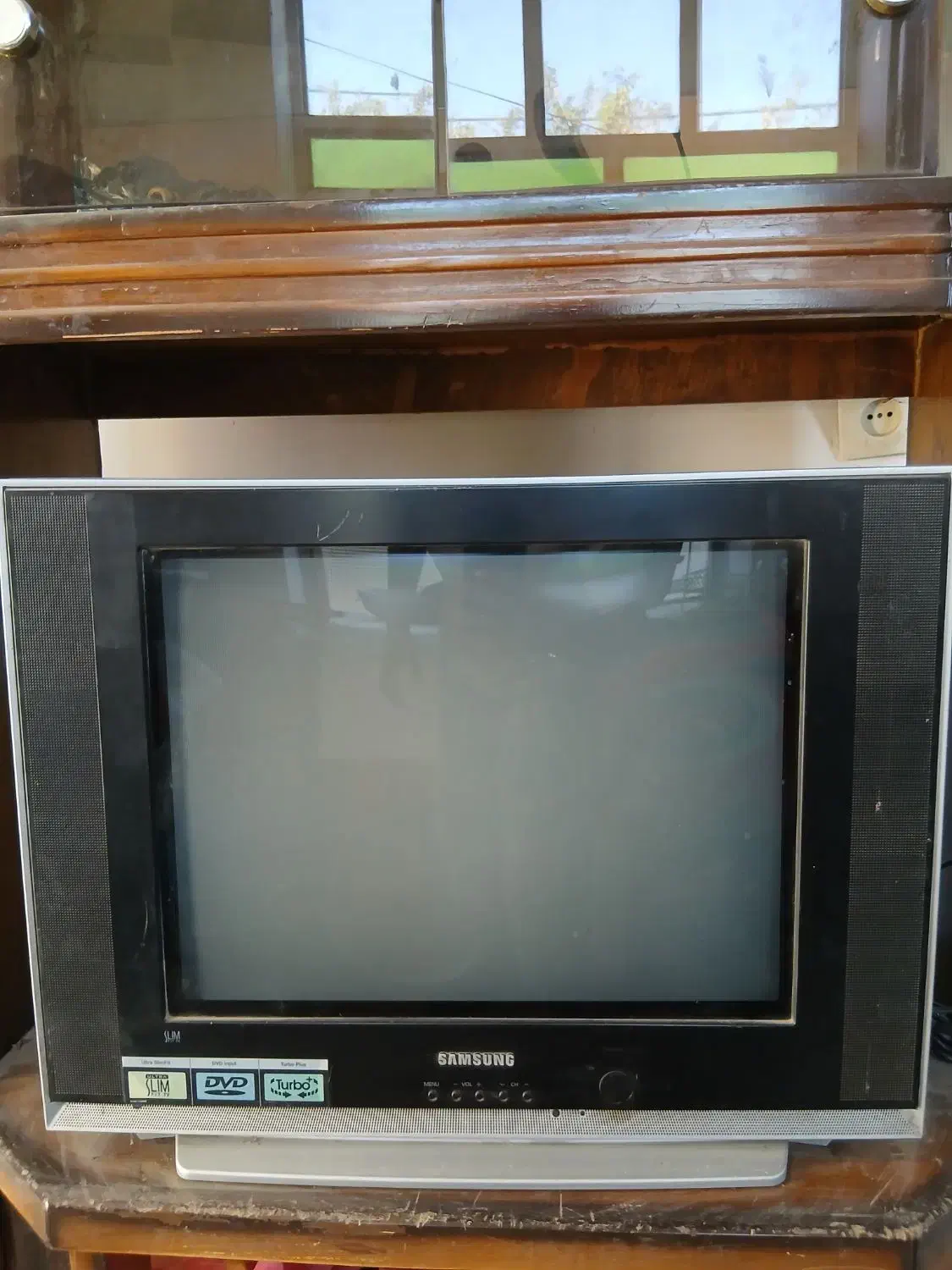 صحیح سالم کنترل دار|تلویزیون و پروژکتور|گنبد کاووس, |دیوار