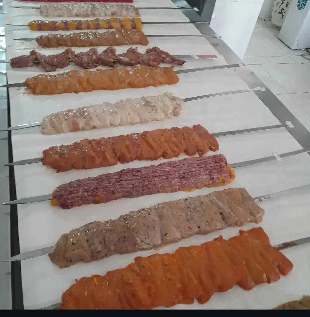 نیازمند کارگرساده در رستوران دهبکری|استخدام خدمات فروشگاه و رستوران|بم, |دیوار