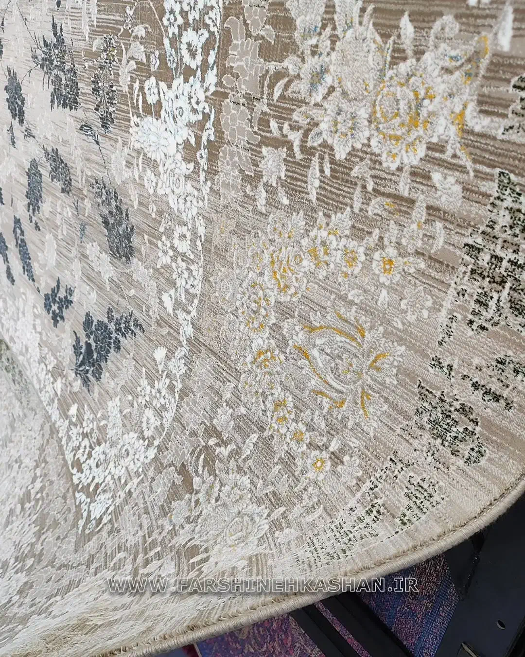 فرش سنتی خاص ۷۰۰شانه تراکم ۲۵۰۰|فرش|صدرا-فارس, فاز ۲|دیوار