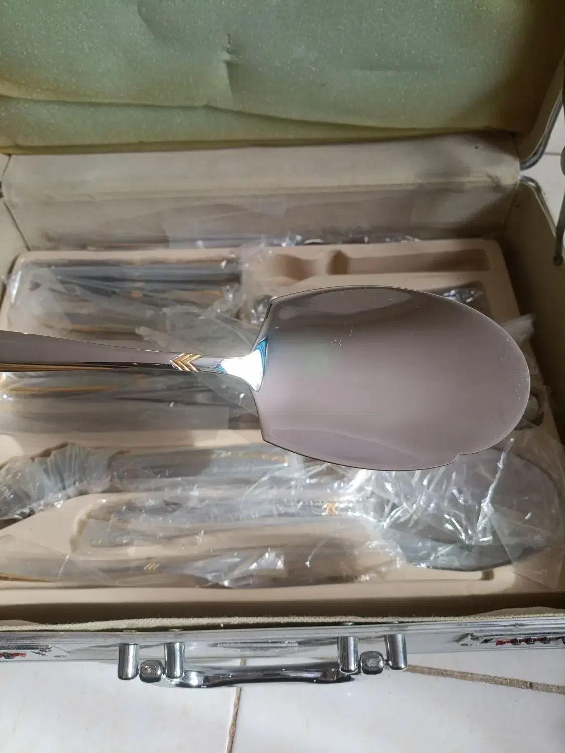 سرویس قاشق چنگال|ظروف سرو و پذیرایی|اصفهان, بهارستان|دیوار