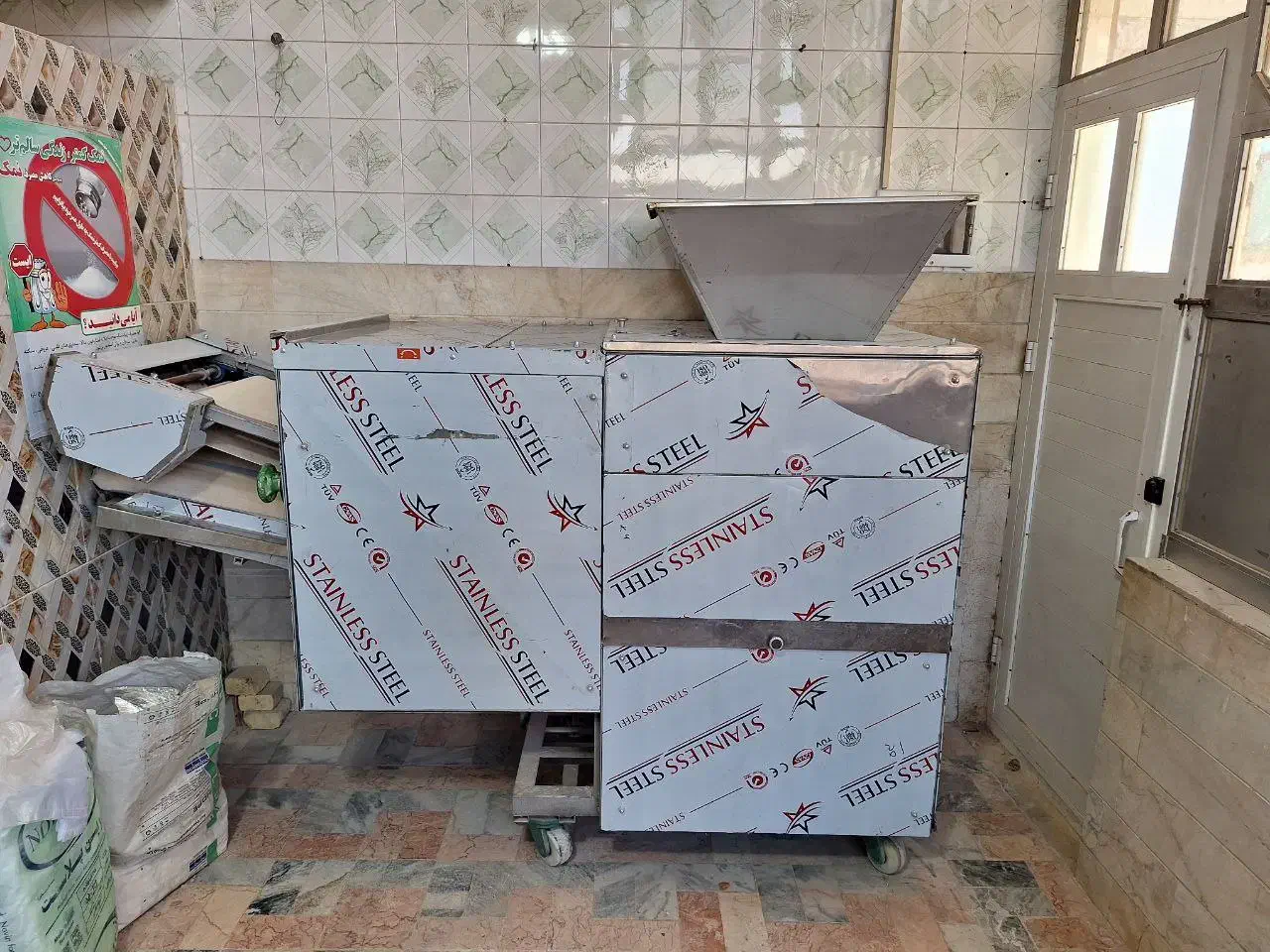 پهن کن نانوایی تمام اتوماتیک|ماشینآلات صنعتی|قائن, |دیوار