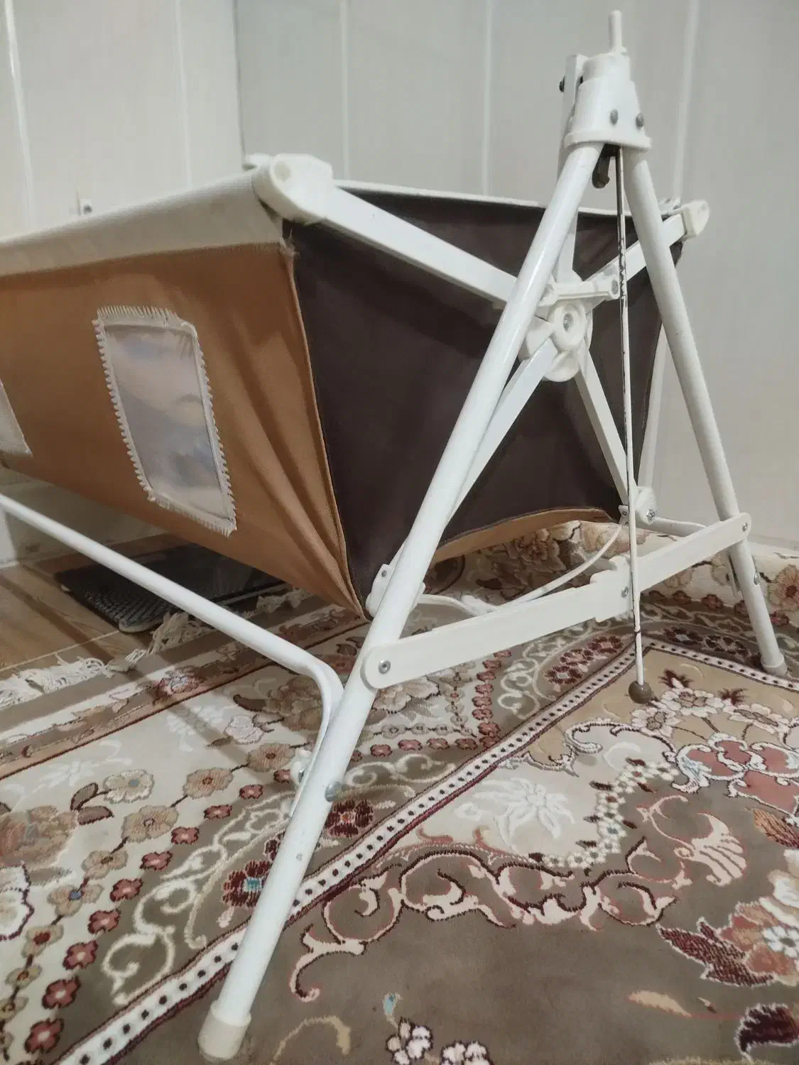 گهواره نوزاد|تخت و سرویس خواب|قم, باسکول|دیوار