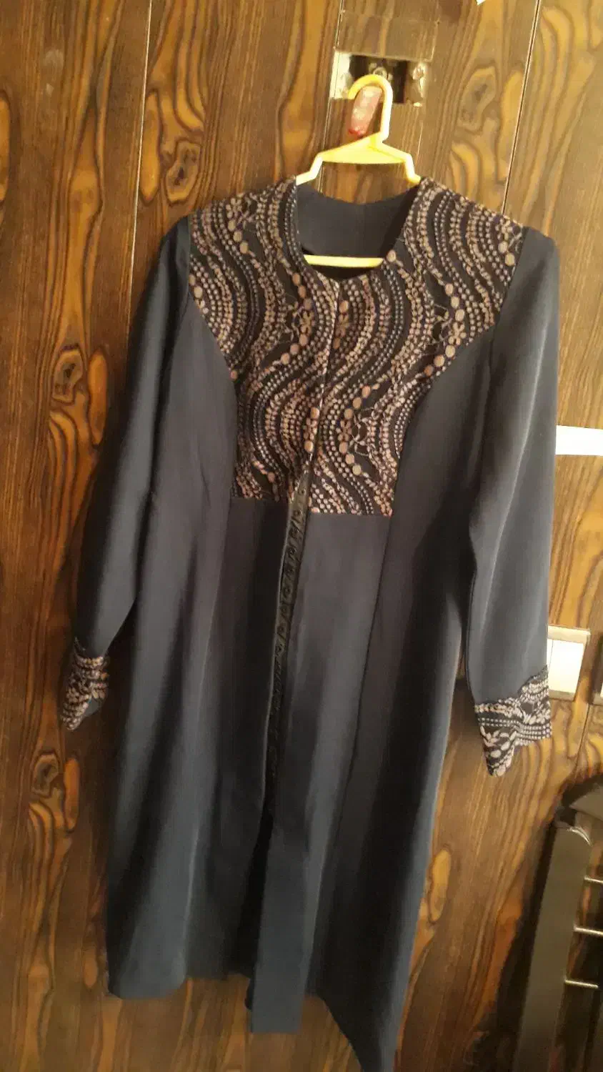 مانتو کرپ آبی نفتی تیره مایل به سرمه ای|لباس|اصفهان, شهرک گل نرگس|دیوار