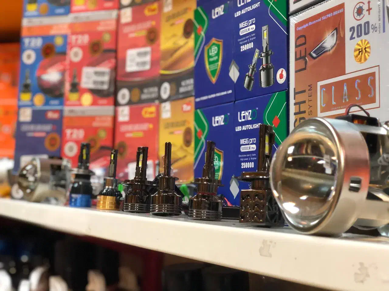 بزرگترین مرکز تخصصی هدلایت استان|قطعات یدکی و لوازم جانبی|کرمانشاه, |دیوار