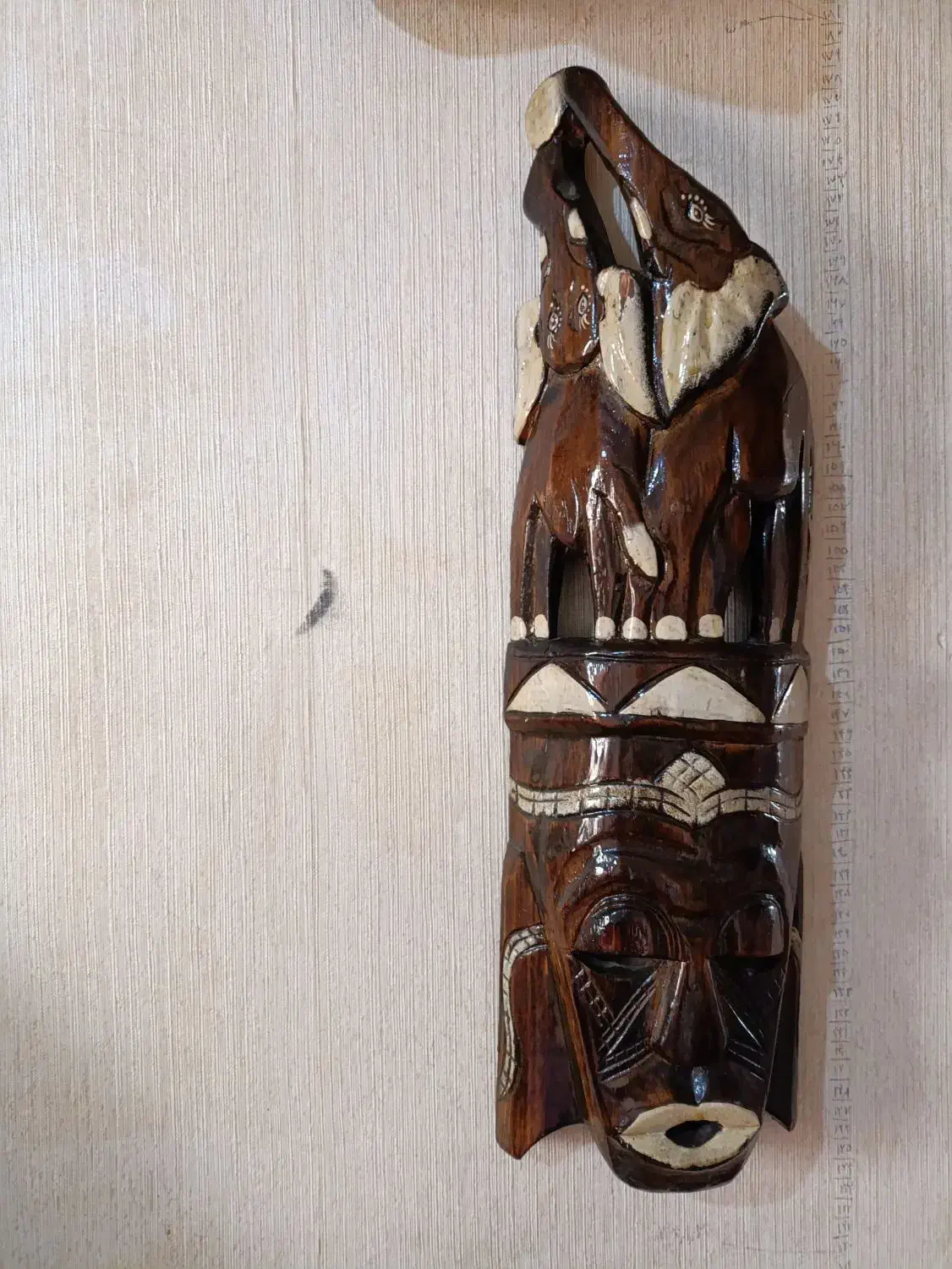 مجسمه چوبی|مجسمه، تندیس، ماکت|گلبهار, شهر جدید گلبهار|دیوار