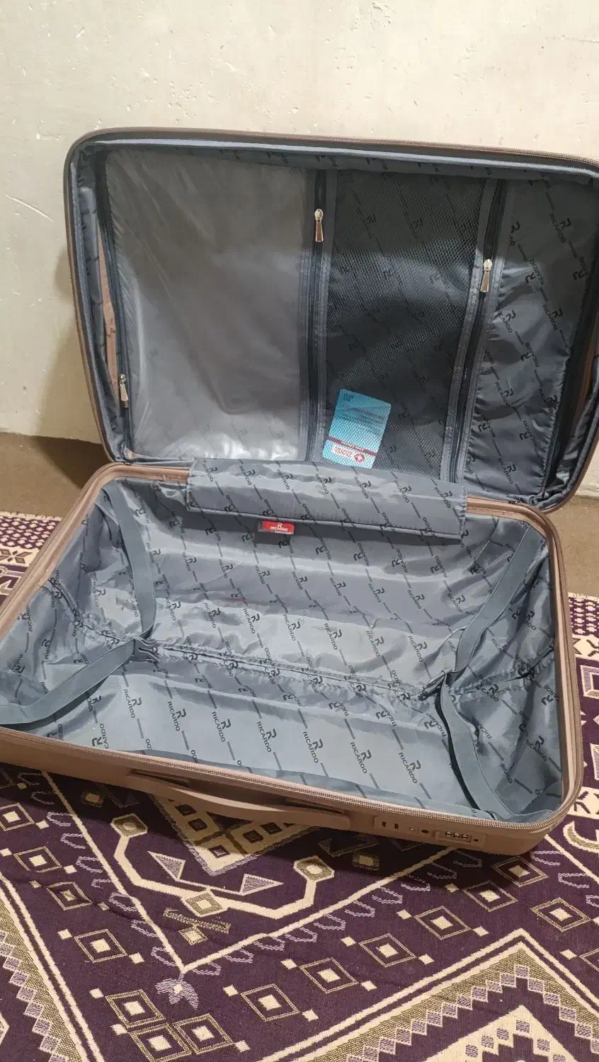 چمدان سایز متوسط|کیف، کفش، کمربند|بندرعباس, |دیوار