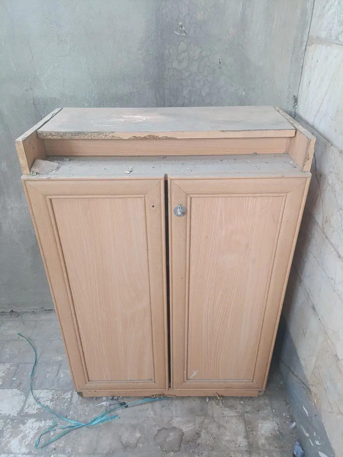 جاکفشی|جاکفشی، کمد، دراور|بومهن, |دیوار