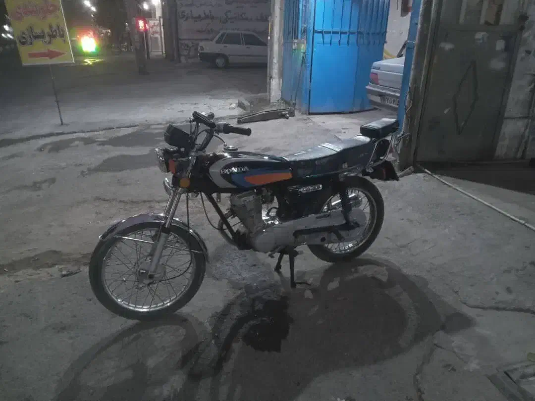 هوندا۱۲۵|موتورسیکلت|شریف‌آباد, |دیوار