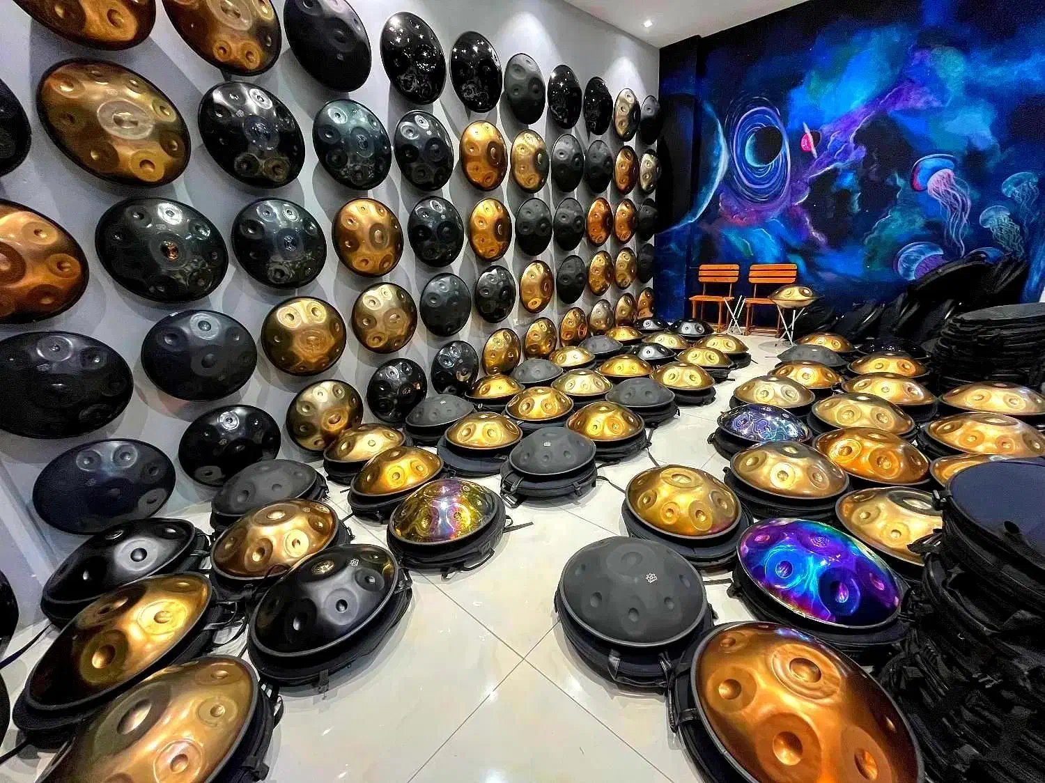 هنگ درام|درام و پرکاشن|تهران, میدان ولیعصر|دیوار