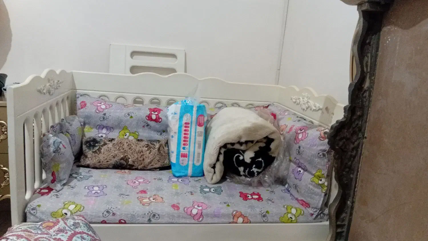 تخت ( گهواره ) کنار مادر|تخت و صندلی بچه|اردبیل, |دیوار