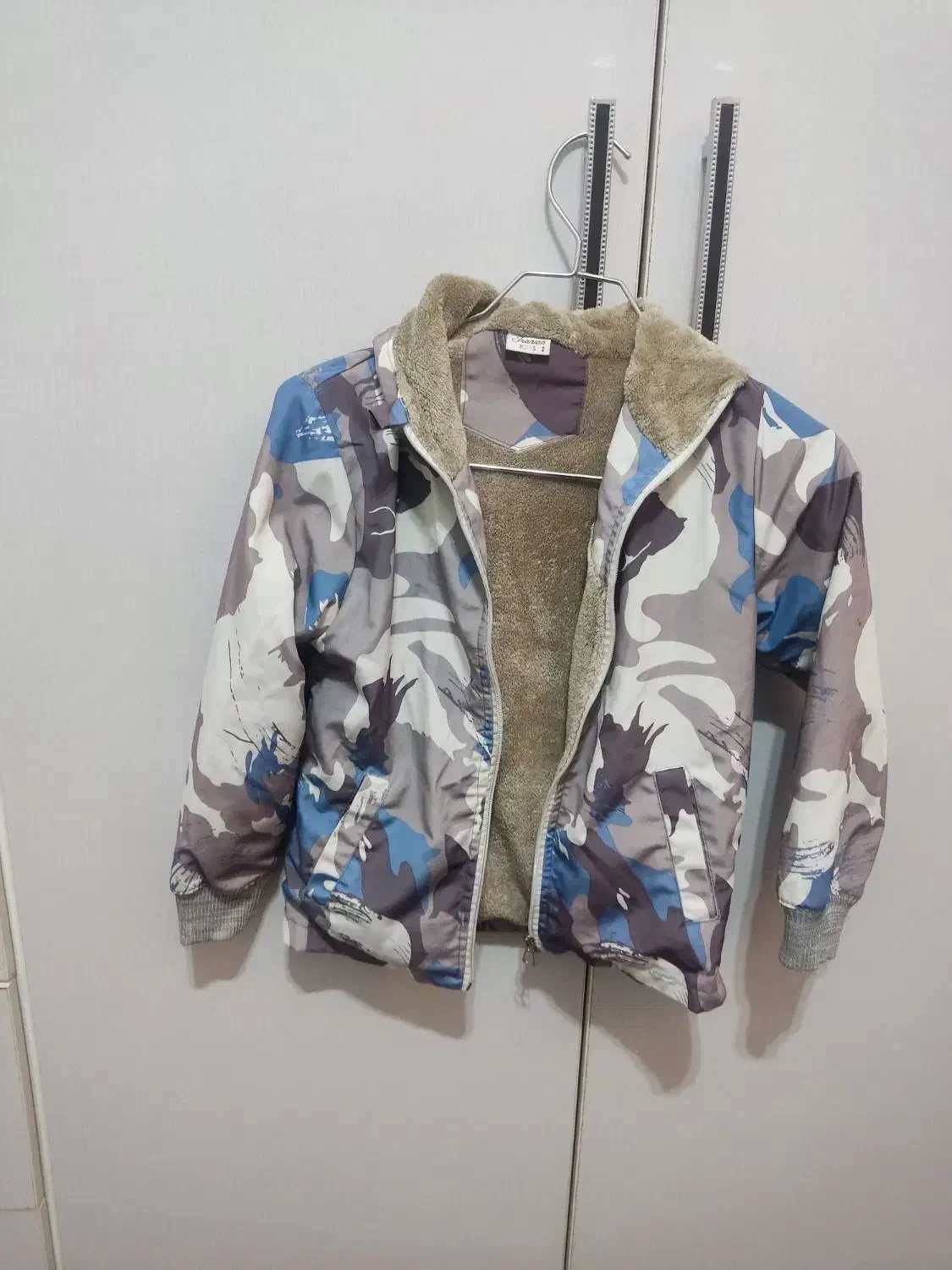 لباس بچگانه|کفش و لباس بچه|ایوان, |دیوار