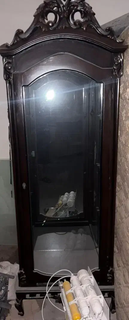 ویترین سالم سالم درحدنو چوب گردو|بوفه، ویترین، کنسول|مبارکه, |دیوار