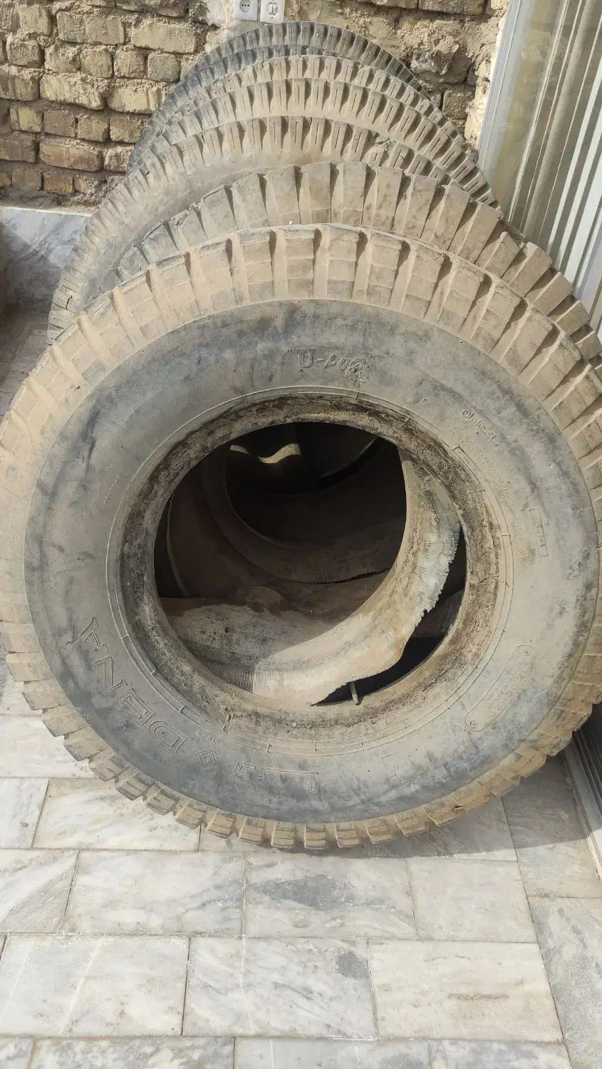 تایر کارکرده کامیون سایز ۲۰-۱۲|خودرو سنگین|شاهینشهر, عطار|دیوار