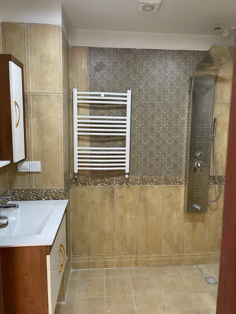 ۱۷۲متر*ازگل*کلید نخورده