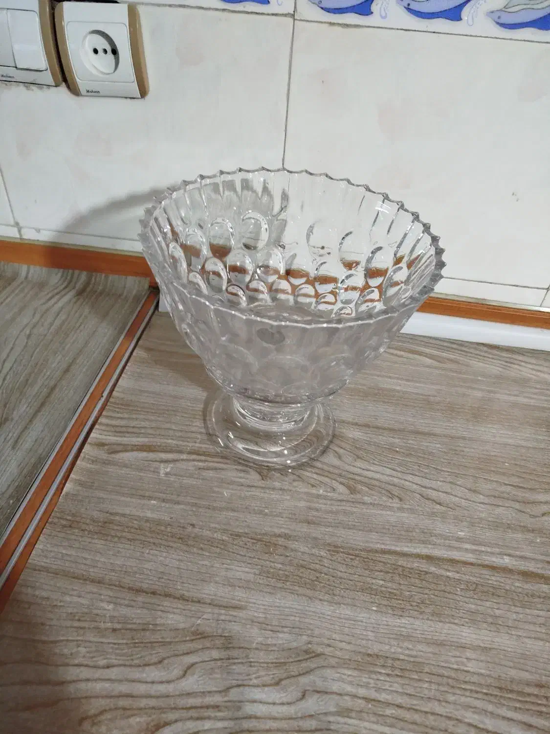 ظروف کریستالی و گل سرخی|ظروف سرو و پذیرایی|کرمان, |دیوار