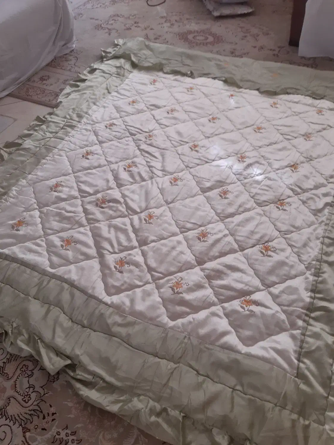 لحاف به متراژ دو 2/2 همراه با دو عدد رو بالشتی|رختخواب، بالش، پتو|سمنان, |دیوار