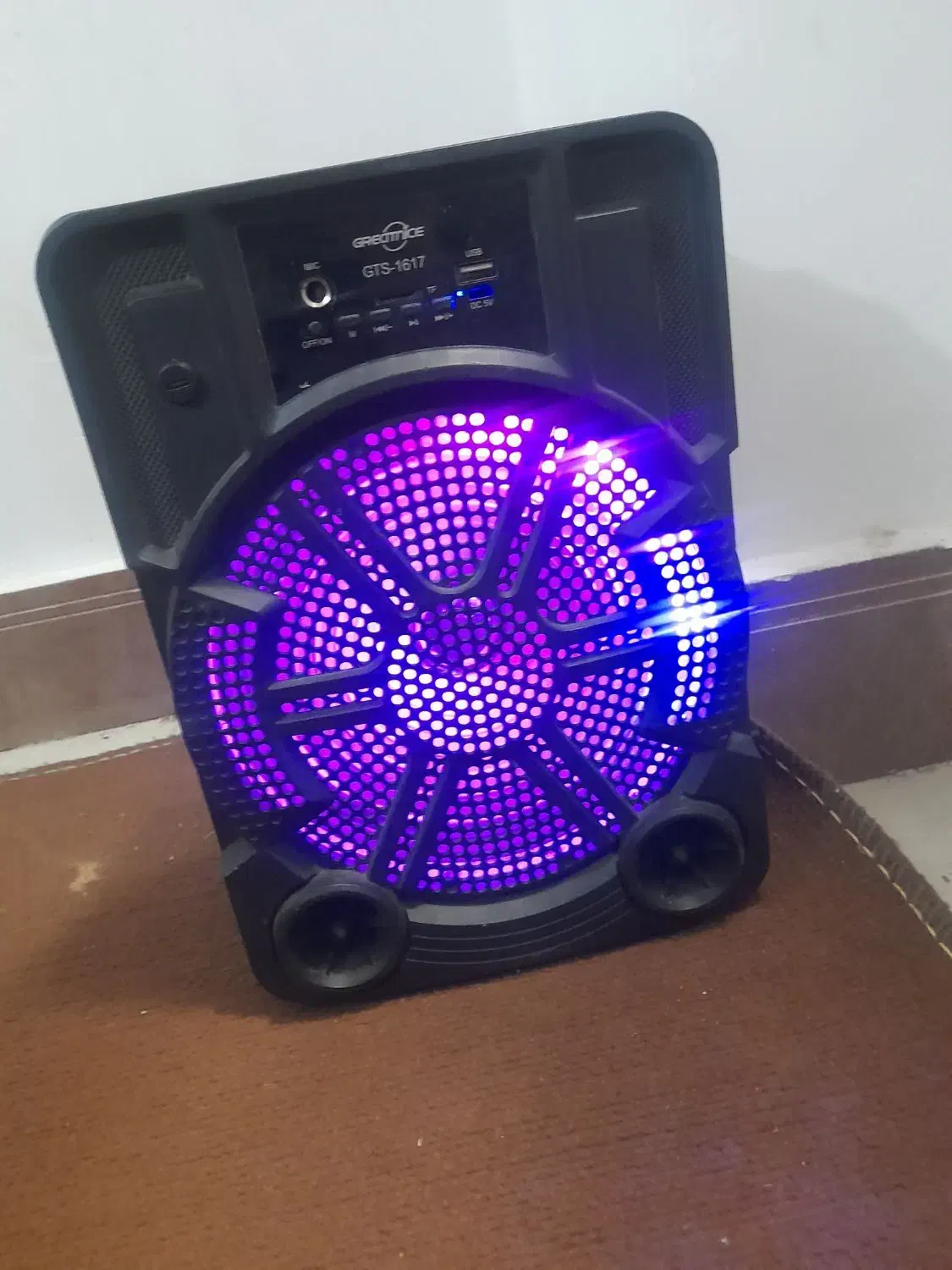 اسپیکر سرحال تمیز خشک کار نکرده|سیستم صوتی خانگی|یاسوج, |دیوار