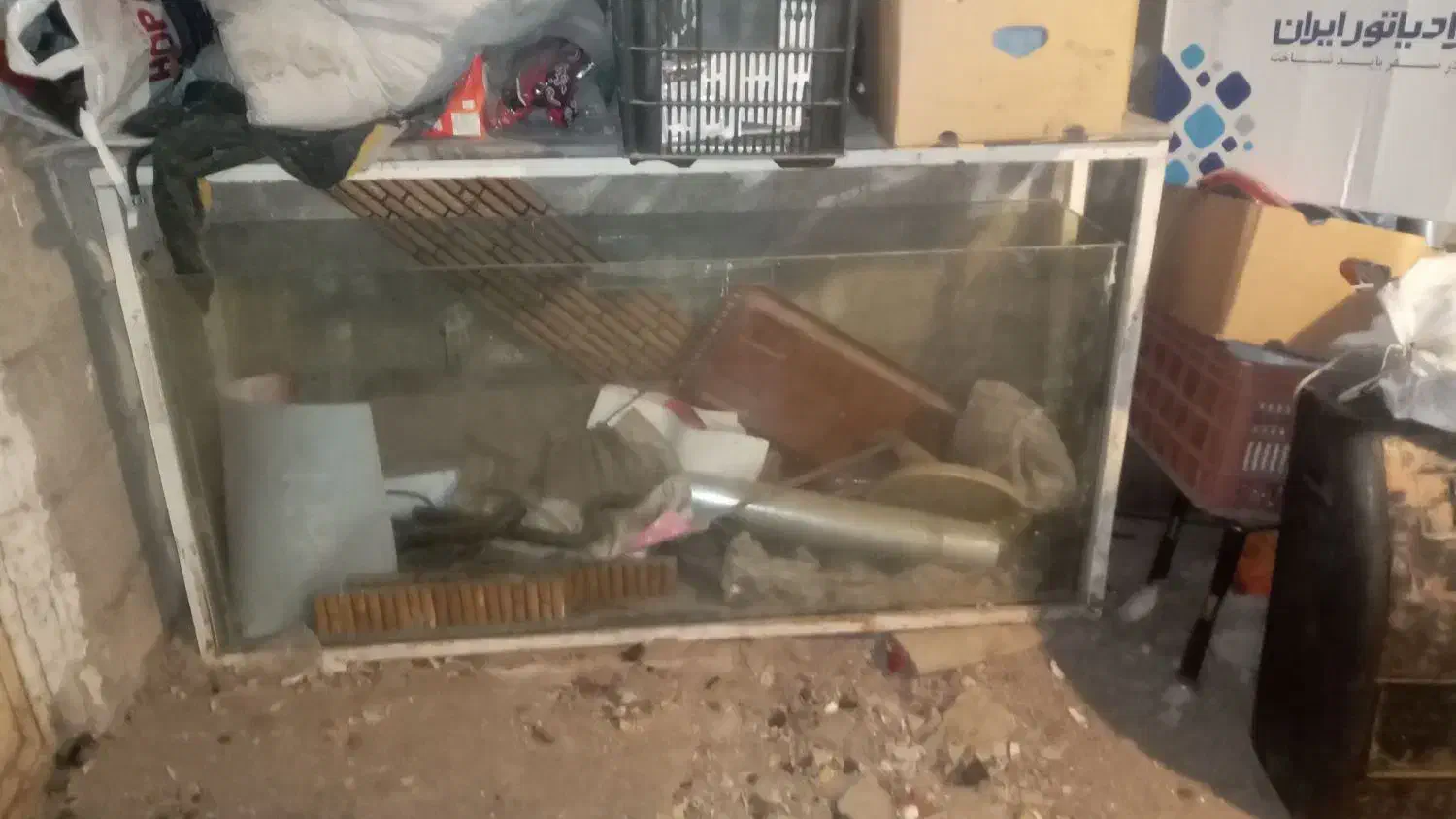 فروش یا معاوضه اکواریم بزرگ|ماهی|میانه, |دیوار