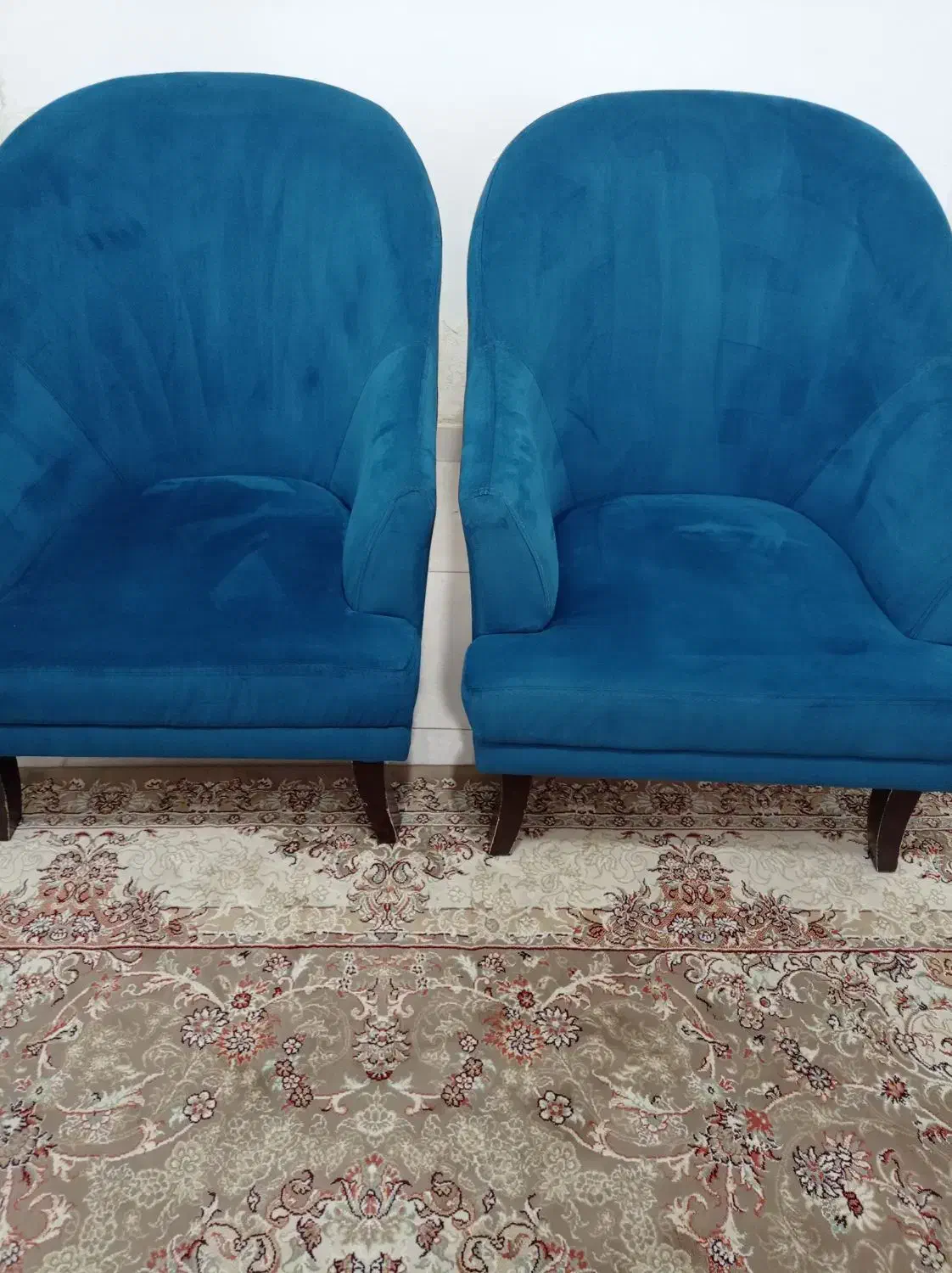 فروش مبل تک نفره دو عدد|مبلمان خانگی و میز عسلی|رشت, سعدی (تختی)|دیوار