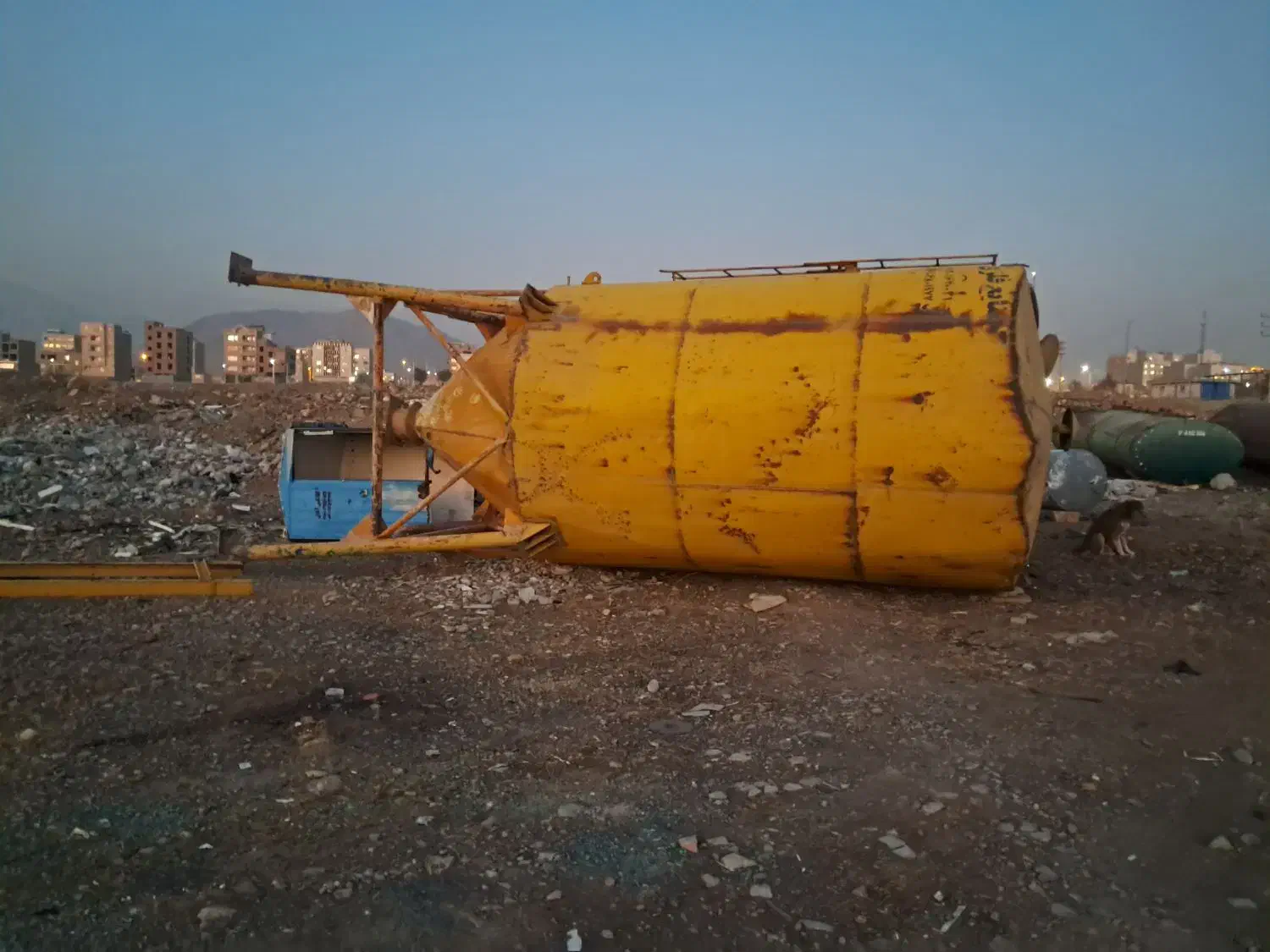 سیلو سی تنی تمیز سالم سلامت و مرتب|مصالح و تجهیزات ساختمان|نظرآباد, شهرک آزادگان|دیوار