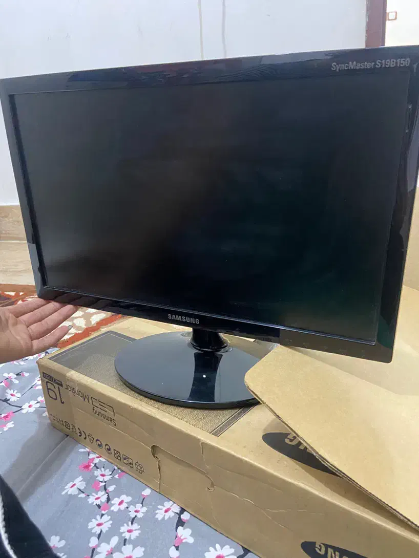 مانیتور سامسونگ ۱۹ سالم|قطعات و لوازم جانبی رایانه|گرگان, |دیوار