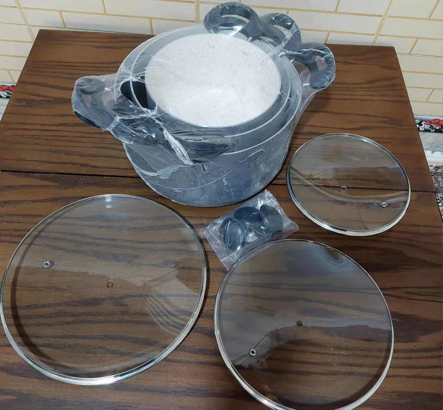 قابلمه تفلون|ظروف پختوپز|مشهد, انقلاب|دیوار