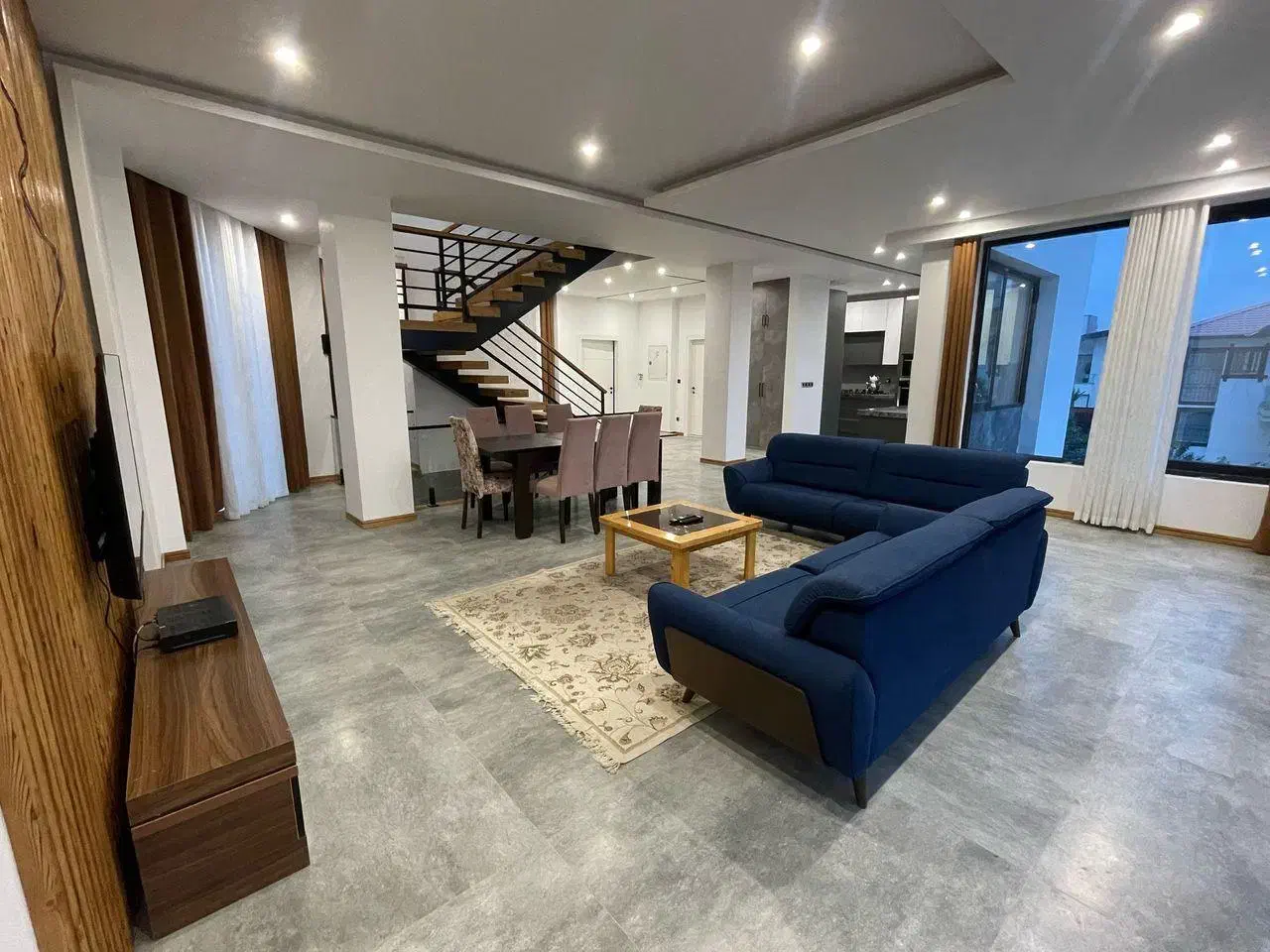 اجاره ویلا مدرن چهارخوابه با استخر آبگرم آمیتیس|اجارهٔ کوتاهمدت ویلا و باغ|رویان, |دیوار