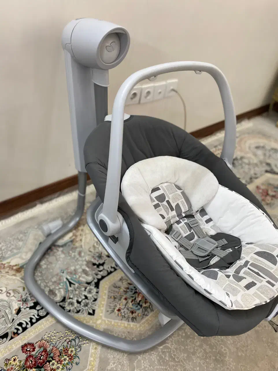 گهواره و تاپ برقی|تخت و سرویس خواب|تهران, والفجر (افسریه)|دیوار