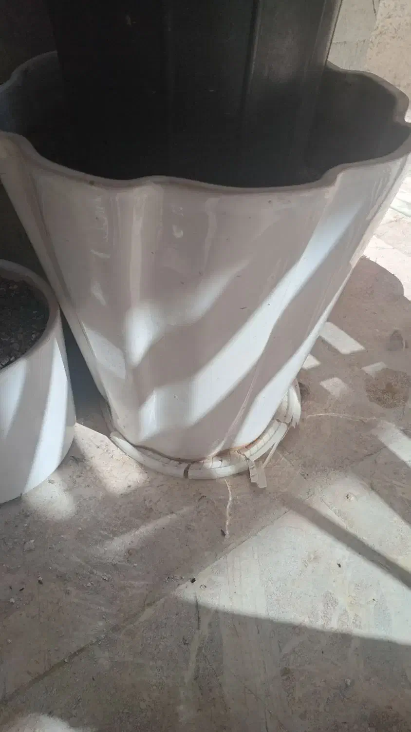 4عدد گلدان سرامیکی|گل و گیاه طبیعی|قم, ولیعصر|دیوار