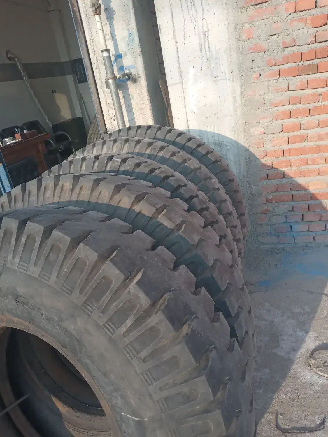 لاستیک کارکرده|قطعات یدکی و لوازم جانبی|مراغه, |دیوار