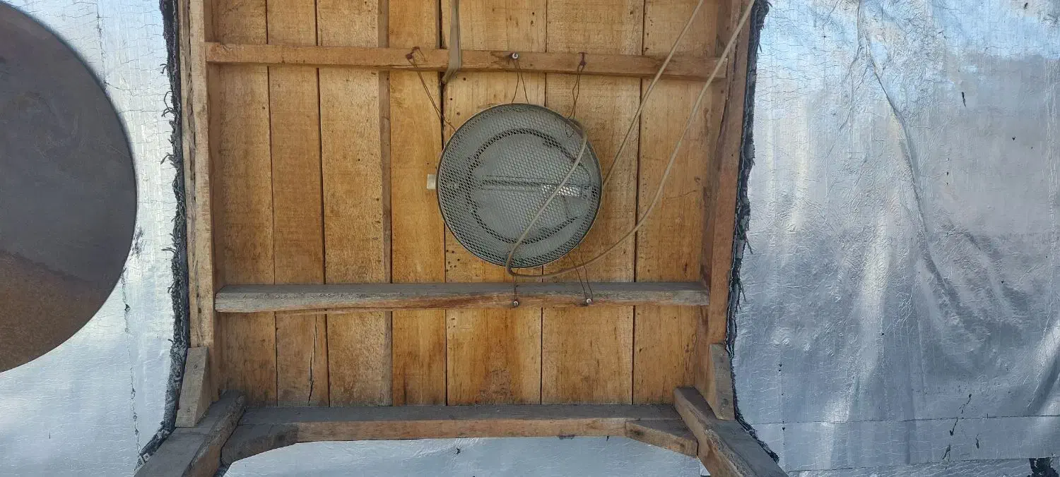 قرصی|صندلی و نیمکت|سنندج, |دیوار