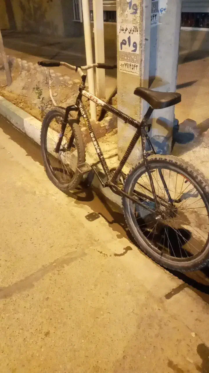 دوچرخه ۲۶|دوچرخه، اسکیت، اسکوتر|نیمروز, |دیوار