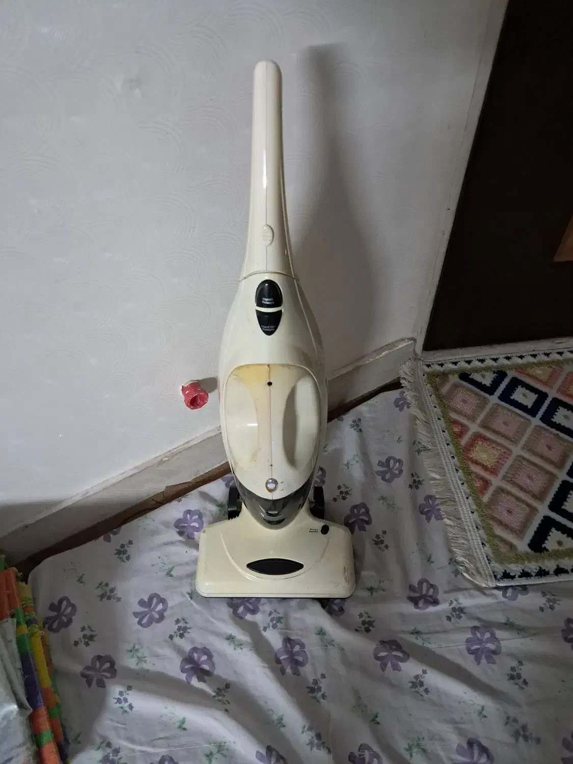 جارو شارژی سالم ولی باطری زعیف شده|جاروبرقی، جارو شارژی، بخارشو|قم, پردیسان|دیوار