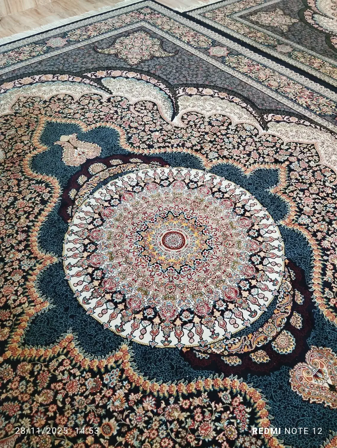 فرش سرمه ای نو|فرش|کرمانشاه, |دیوار