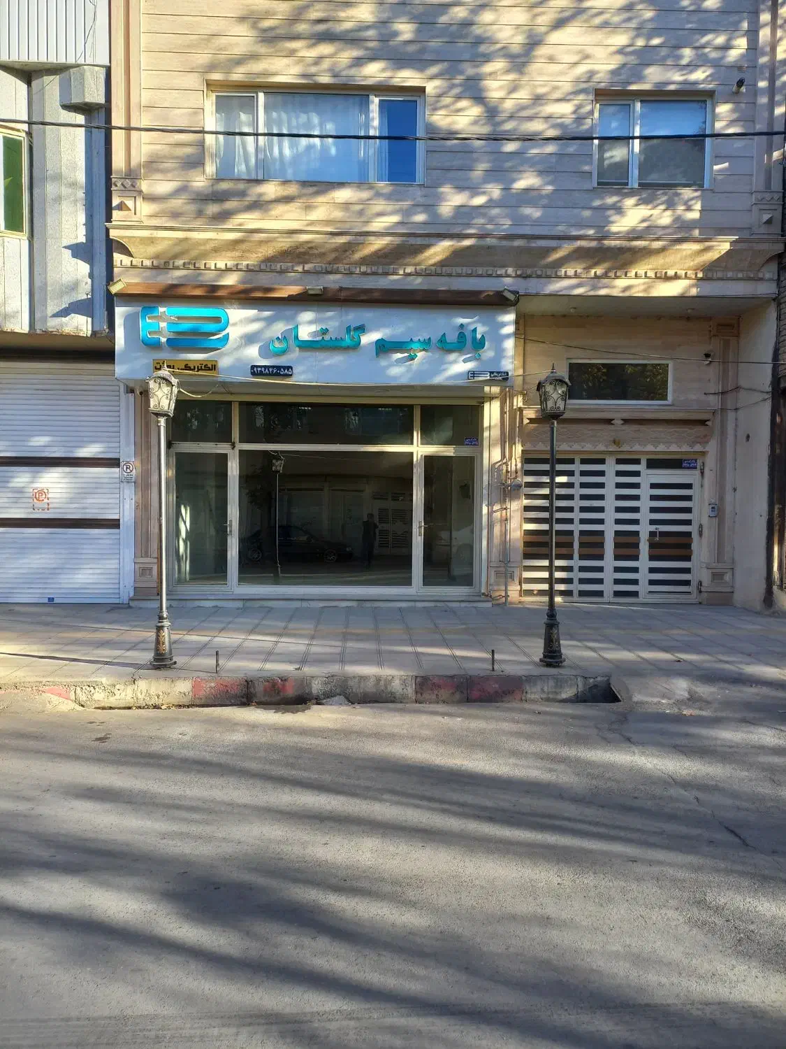 اجاره مغازه بر طالقانی دقیقا چهار راه مهدیه|اجارهٔ مغازه و غرفه|قروه, |دیوار