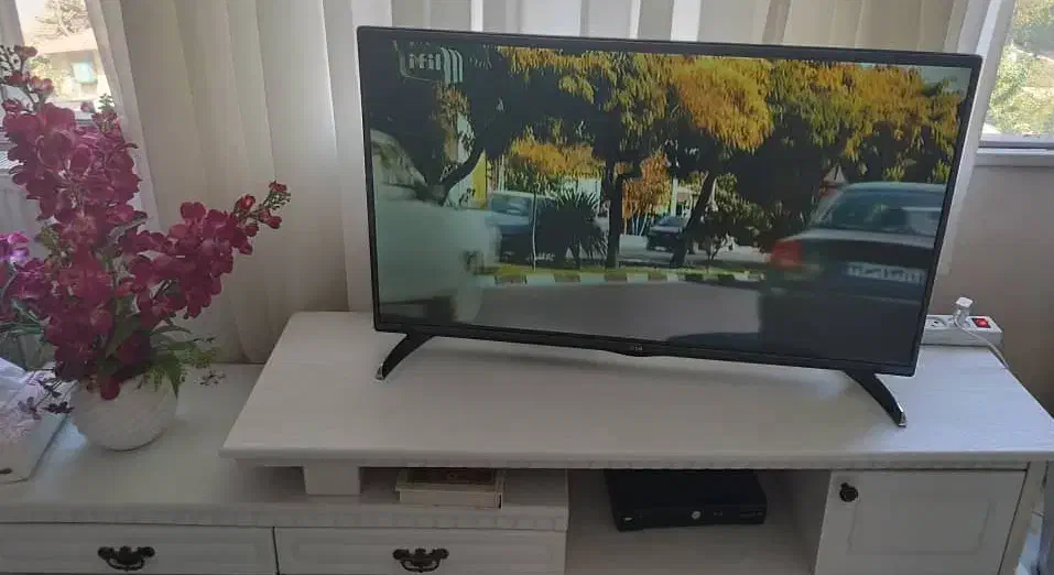 تلویزیون 42 اینچ LG|تلویزیون و پروژکتور|اشتهارد, |دیوار