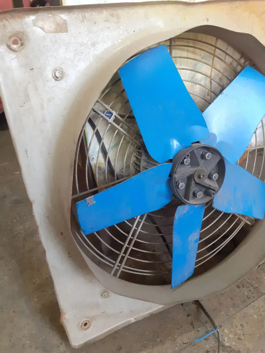 هواکش‌دهنه‌۵۰|پنکه و تصفیه‌کنندهٔ هوا|قم, نیروگاه|دیوار