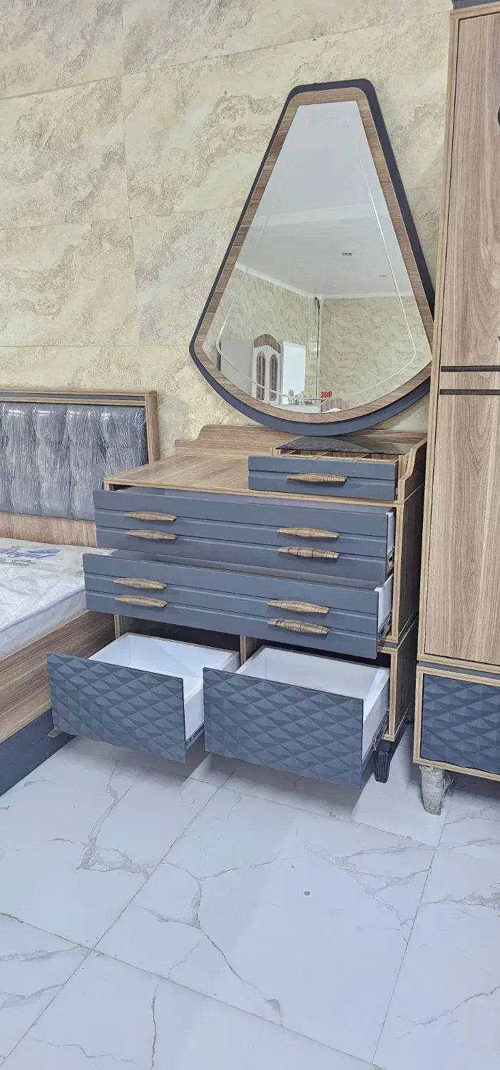 کنسول واینه به دلیل تغییر شغل به قیمت فاکتور|مبلمان خانگی و میز عسلی|اهواز, دغاغله|دیوار