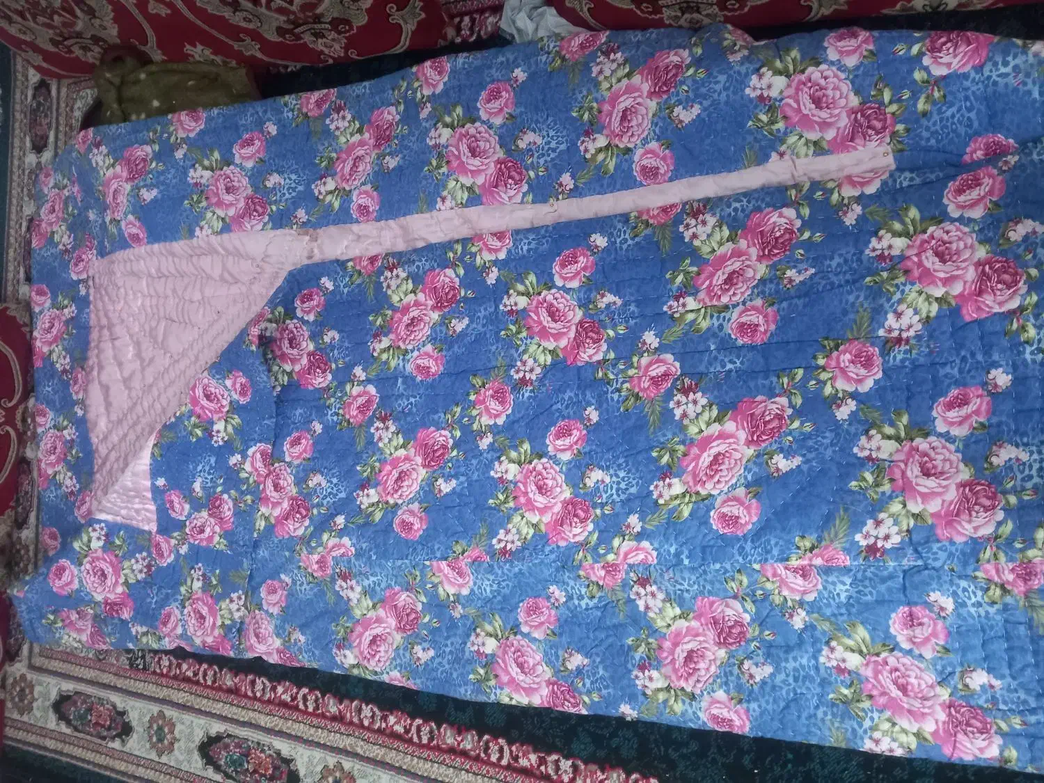 لحاف|رختخواب، بالش، پتو|هشتگرد, هشتگرد قدیم|دیوار