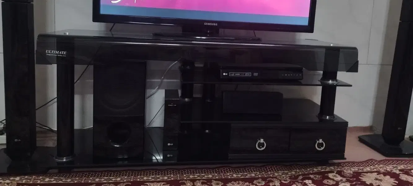 میز تلویزیون شیشه ایی|میز تلویزیون|اسلامشهر, شهرک امام حسین (میان آباد)|دیوار