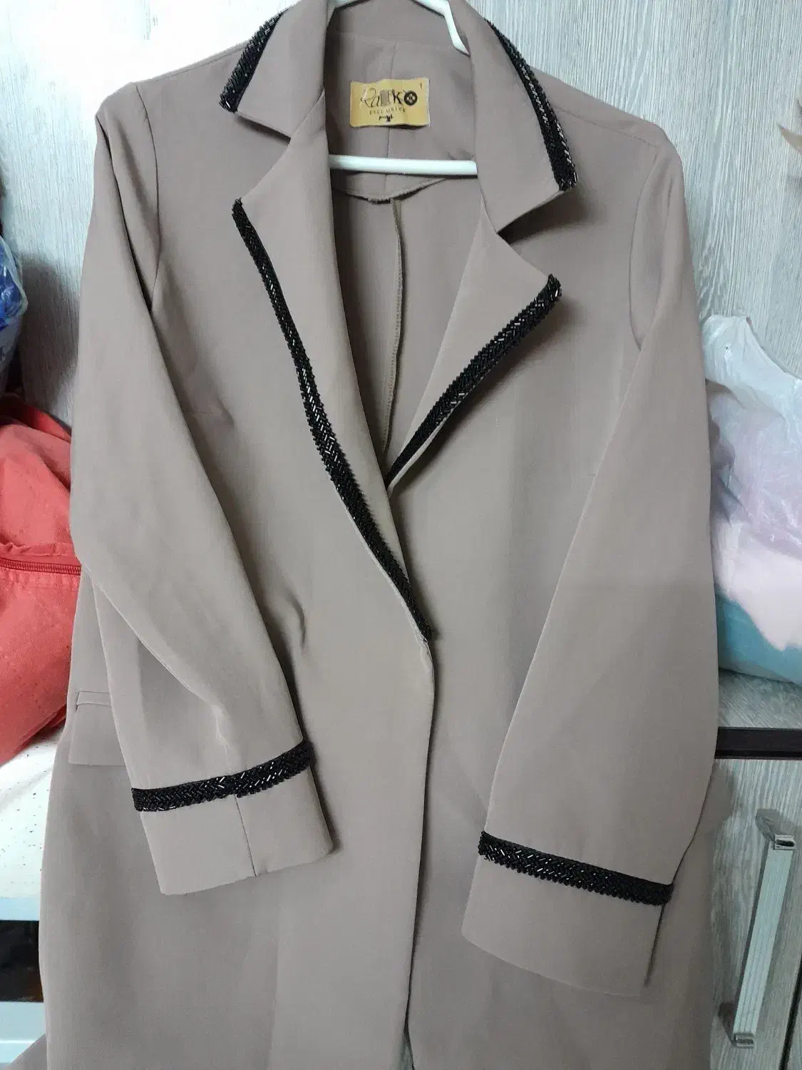 مانتووکت مجلسی یلدایی|لباس|کاشان, باغچه فیض|دیوار