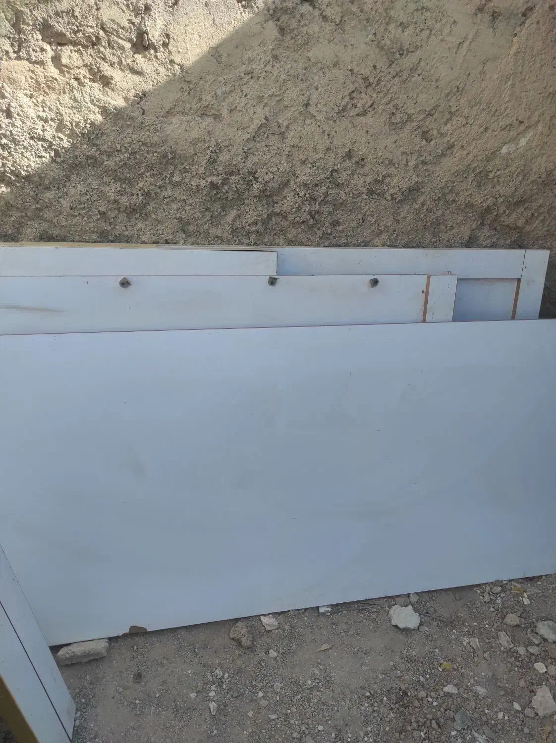 میز ام دی آف|میز تحریر و کامپیوتر|رباط‌کریم, رباط‌کریم|دیوار