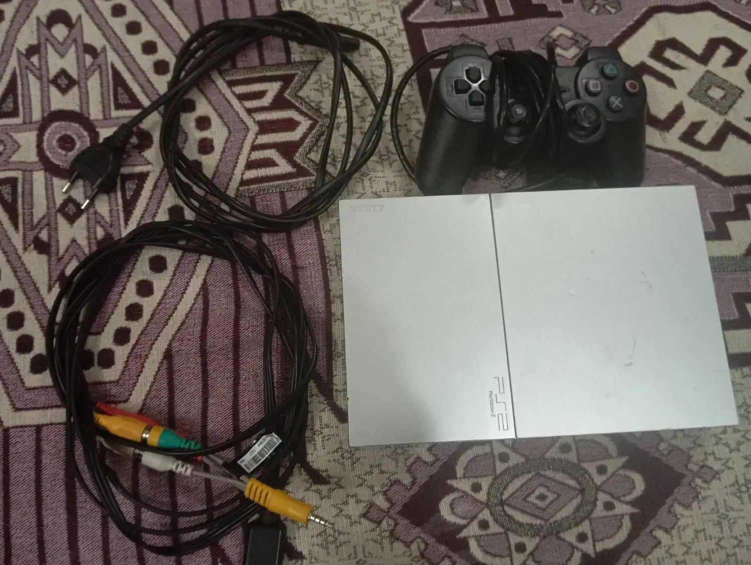 سونی 2 فلش خور سالم سالم با دسته و سیم خودش|کنسول، بازی ویدئویی و آنلاین|اردبیل, |دیوار