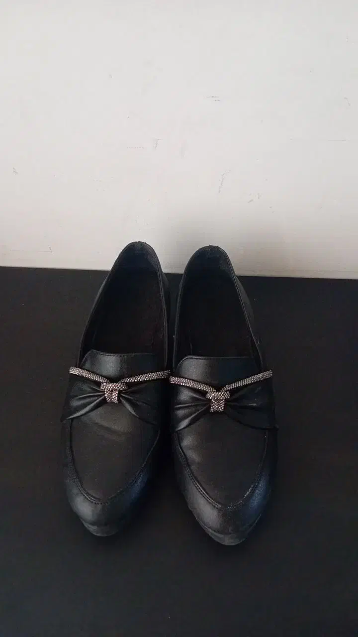 کفش|کیف، کفش، کمربند|مشهد, میان ولایت|دیوار