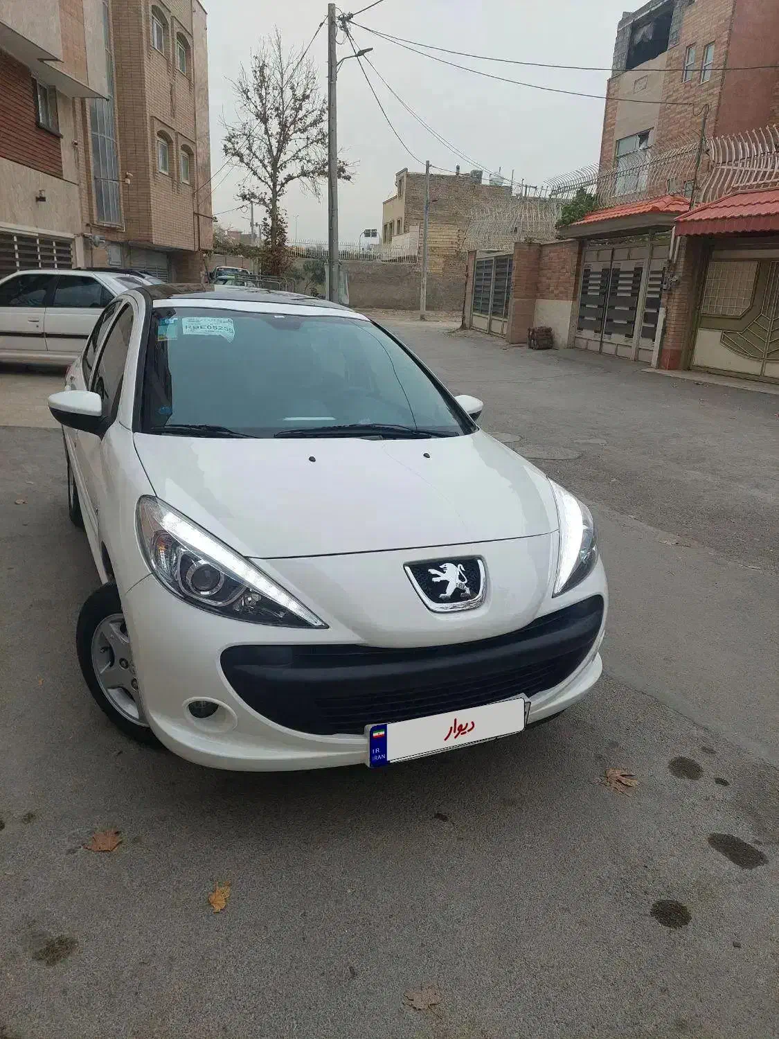 معاوضه ۲۰۷ با ساینا،کوییک،تیبا|خودرو سواری و وانت|اصفهان, مشکین|دیوار