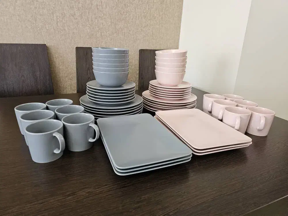 سرویس غذاخوری ایکیا صورتی / طوسی ۱۲ نفره|ظروف سرو و پذیرایی|تهران, شهرک چیتگر|دیوار